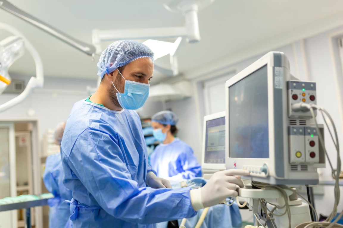 Clinical Research Organization staff assist sponsor study with operation expertise.
