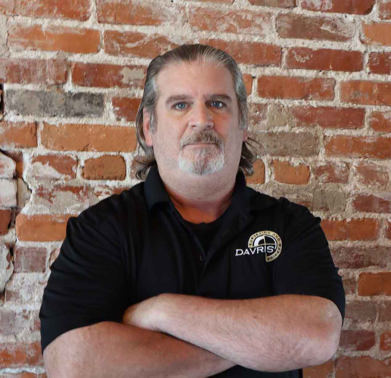 Davris team member.