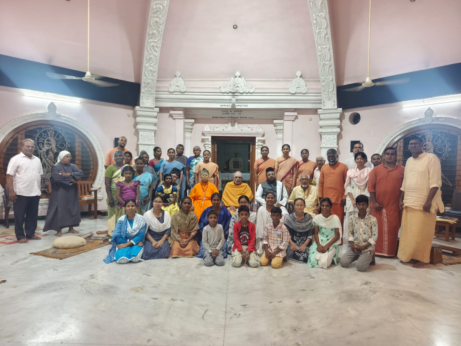 The community and guests gathered at Saccidananda Ashram, Shantivanam