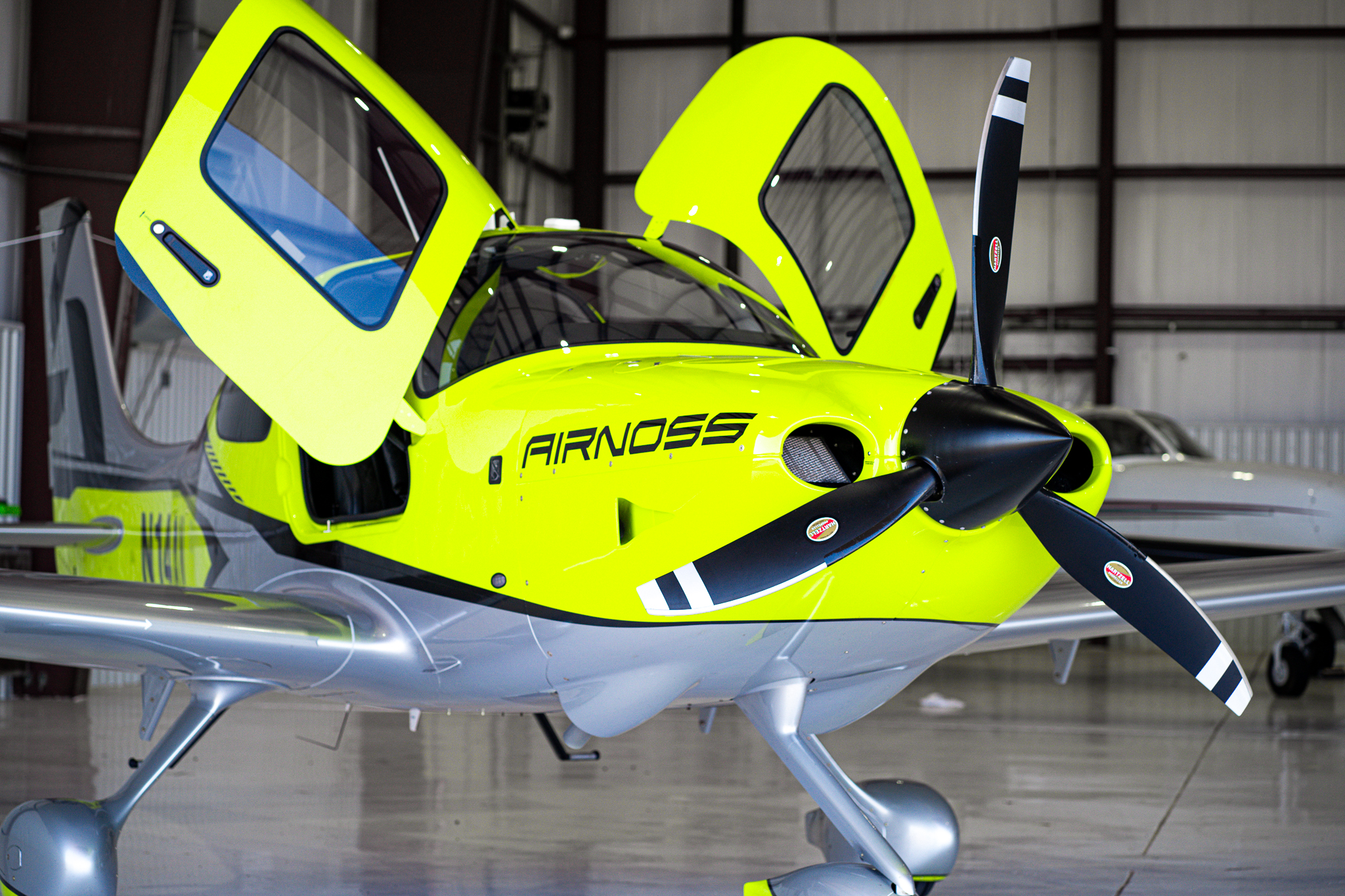 Cirrus SR20 air to air