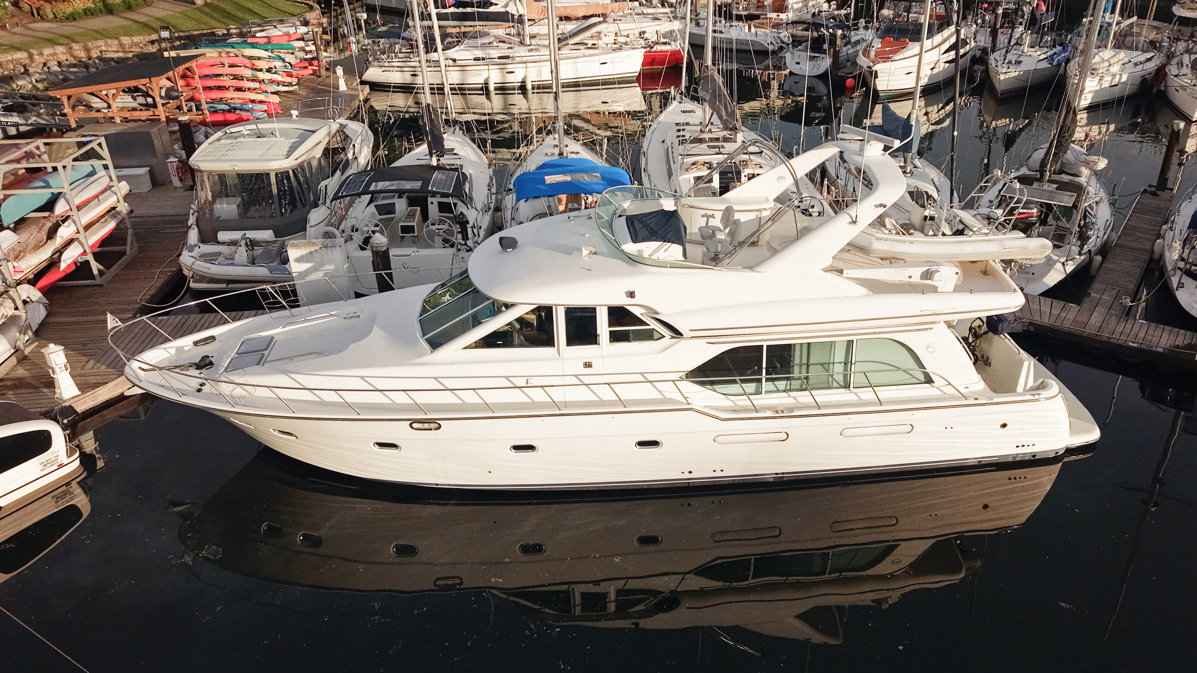 Bayliner 5788 in the marina