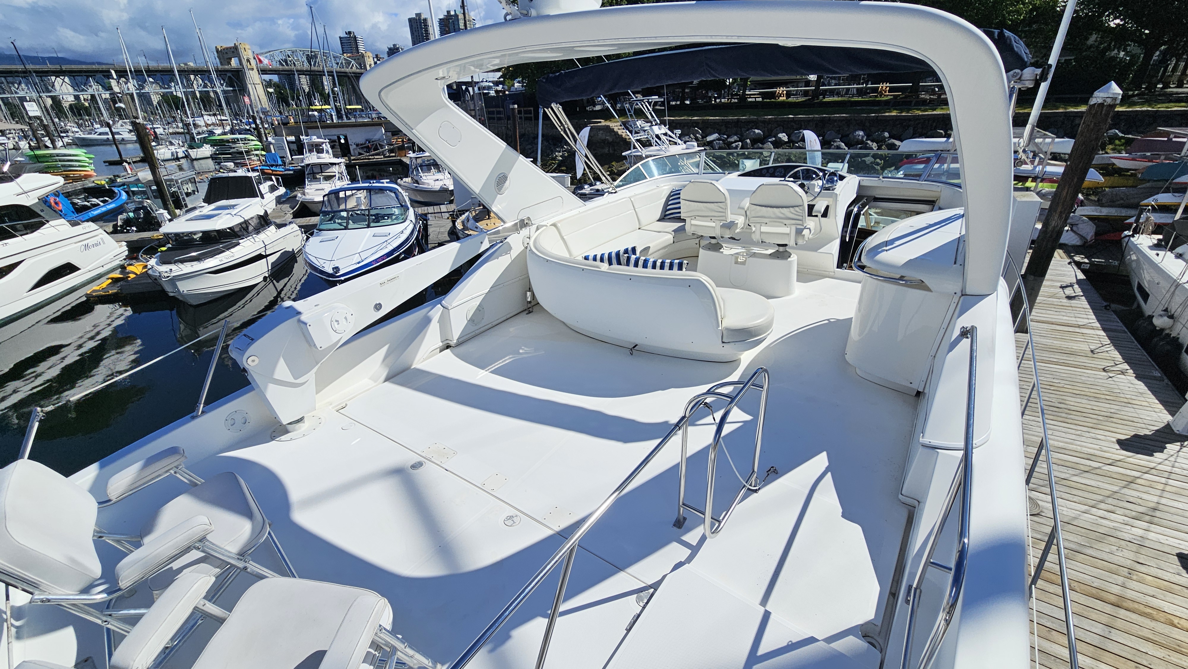 Flybridge of Bayliner 5788