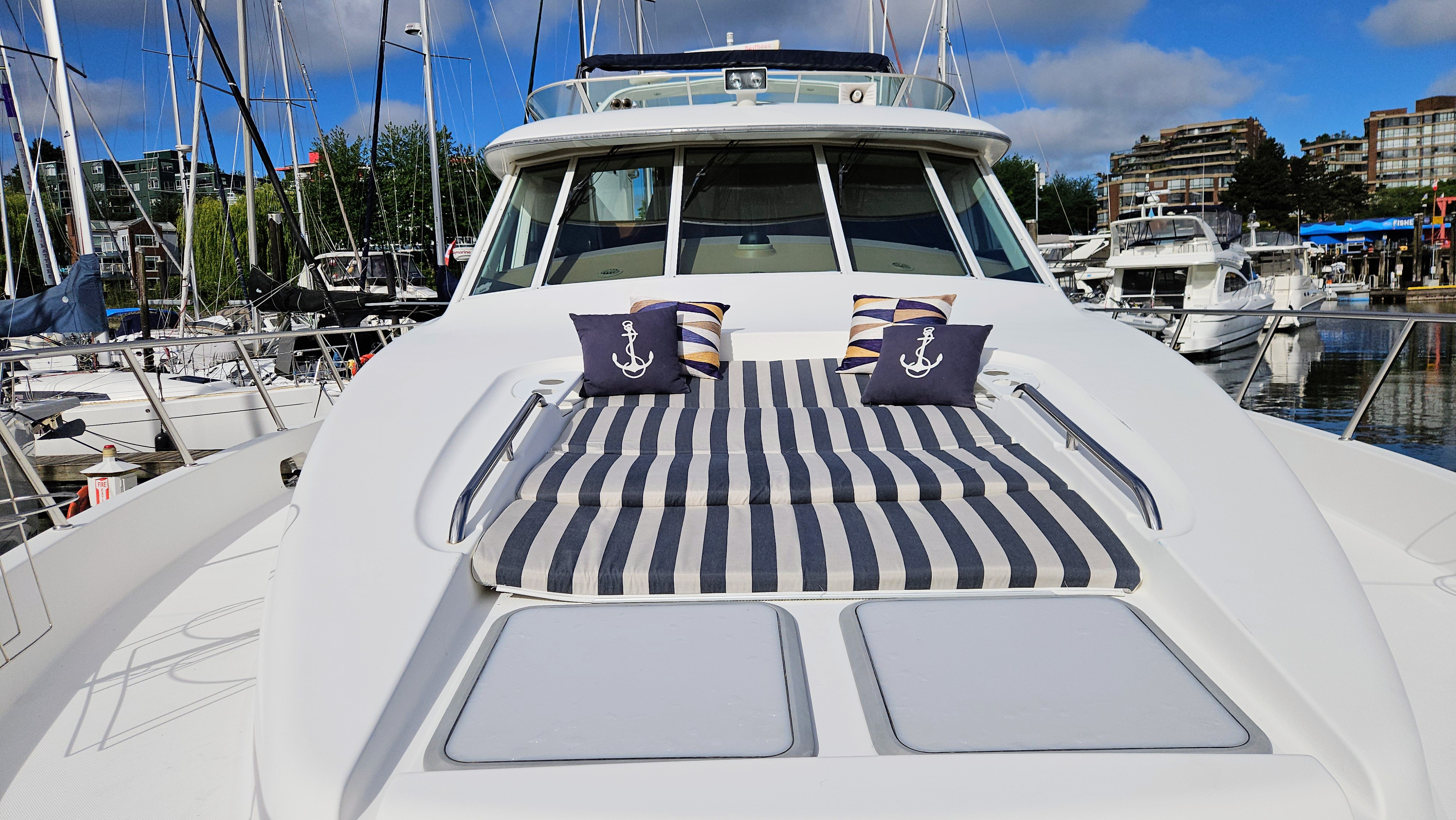 Bow of Bayliner 5788