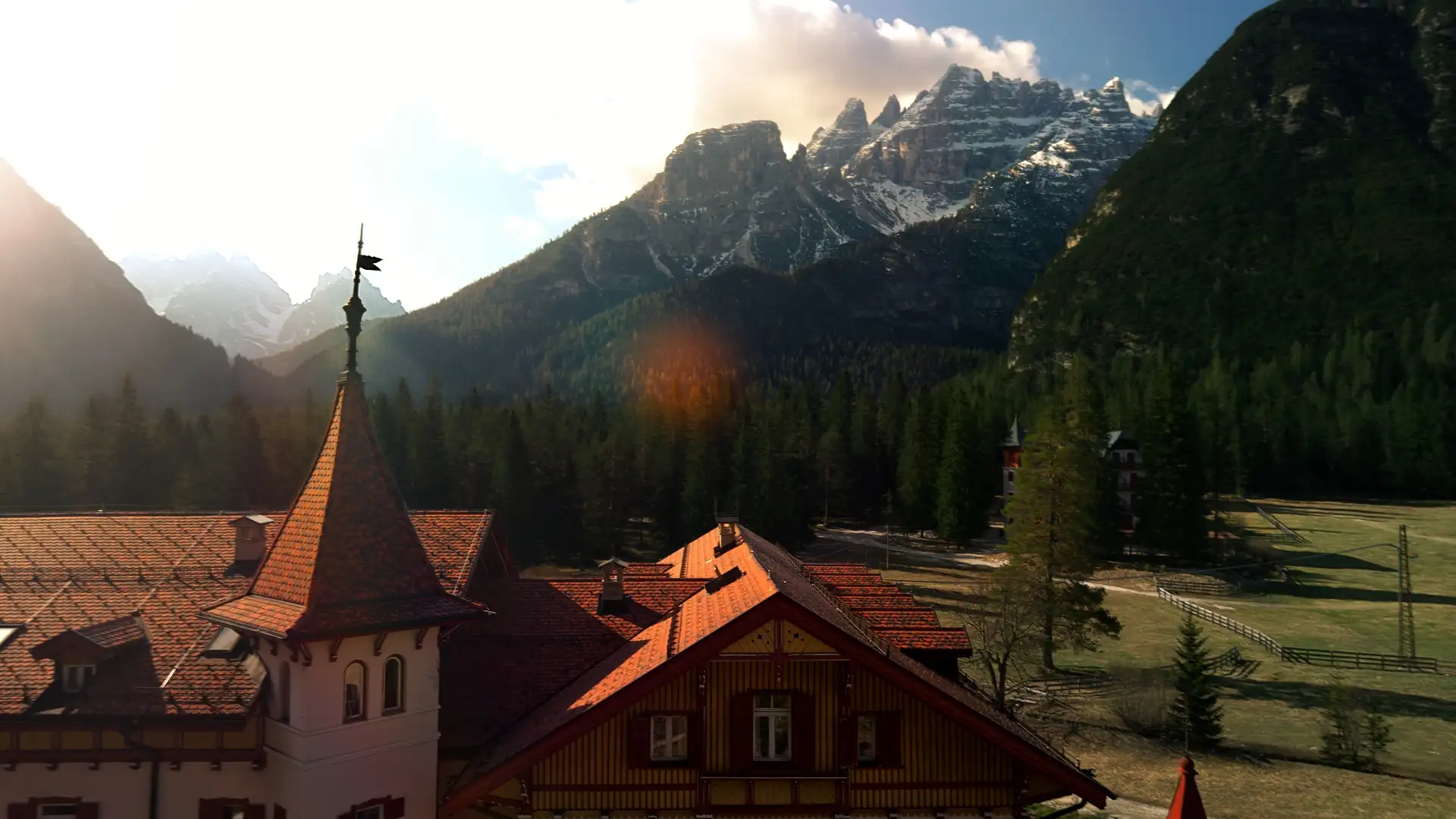 Panorama Tre Cime di Lavaredo ripresa drone Dobbiaco Dolomiti UNESCO