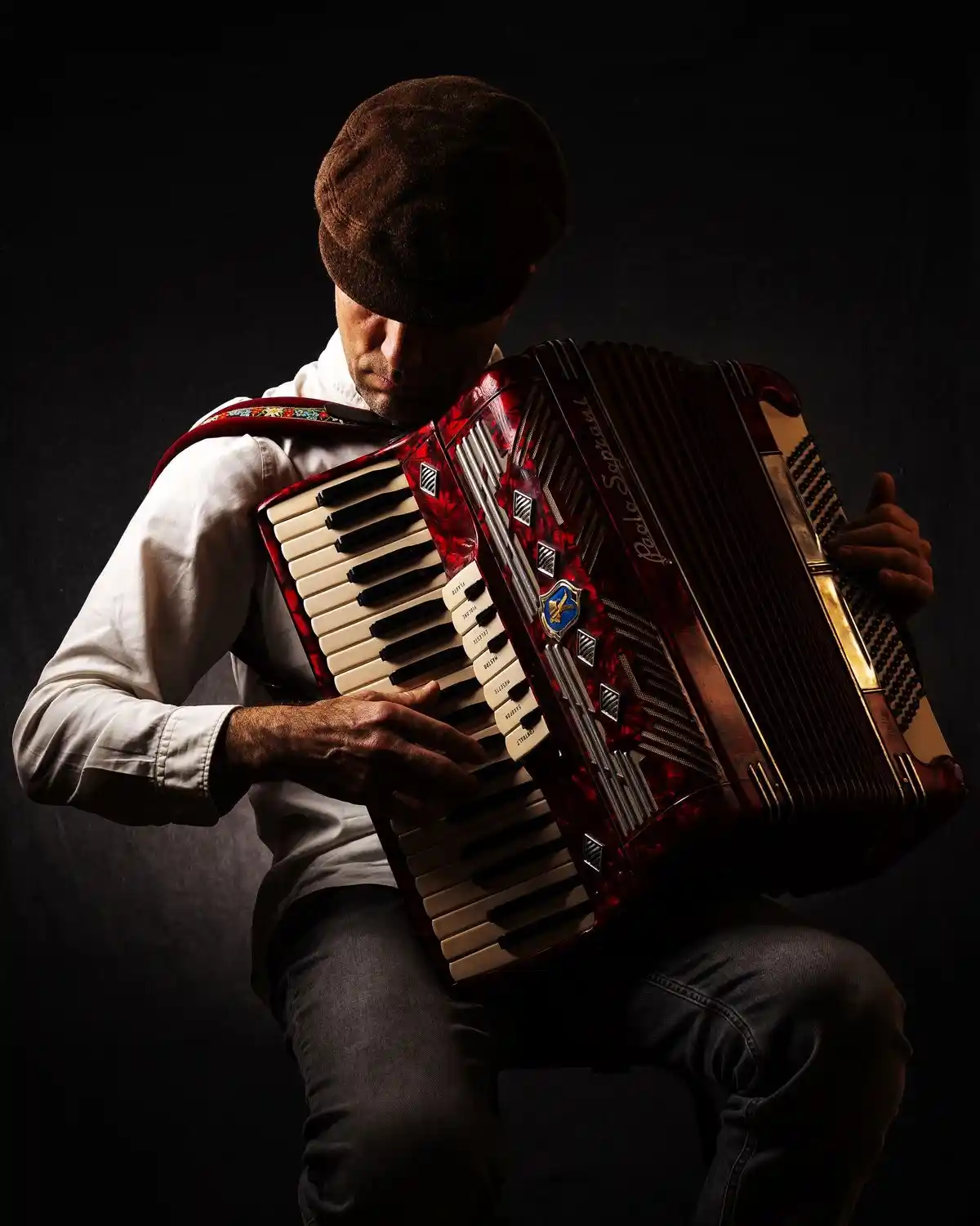 Accordion player entertainment in Dubai - Coverpage agency live music performance