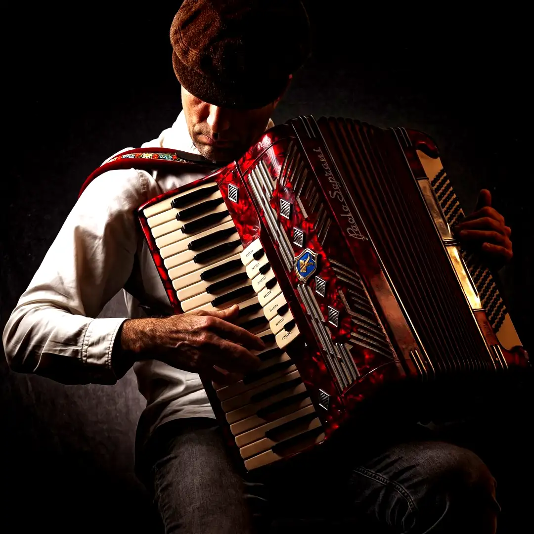 Accordion player entertainment in Dubai - Coverpage agency live music performance