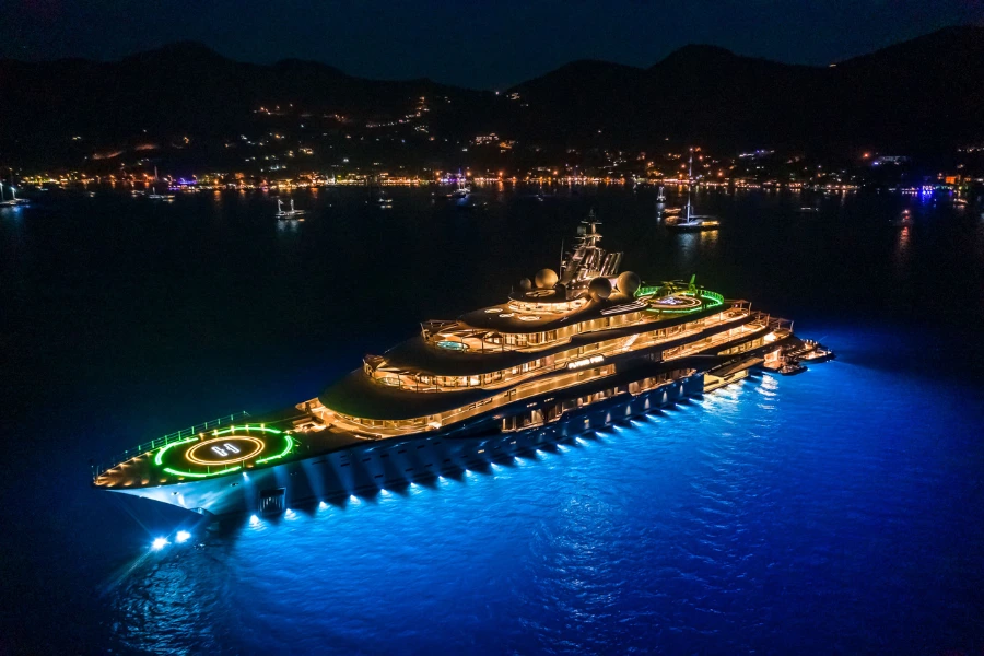 DJ set and entertainment on a private yacht deck at Cannes, Cover Page Agency entertainment production