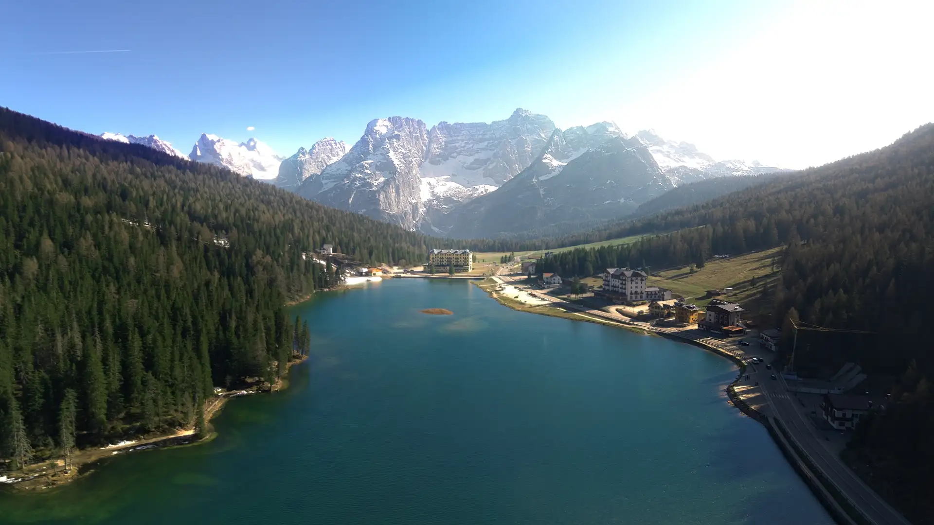 Riprese drone hotel di lusso Dolomiti Nord Italia — Cover Page Agency 2026