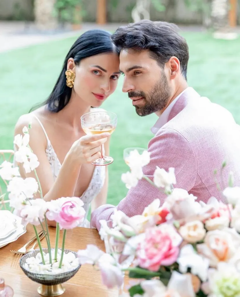 Fotografo ritratto di coppia sul lago di como