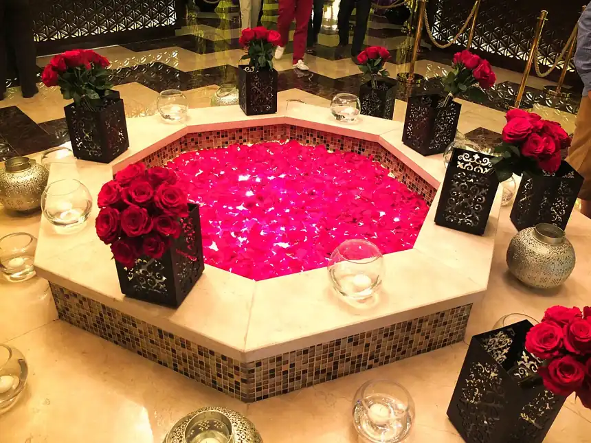 Ramadan welcome decor in Dubai with red roses, rose petals and lanterns