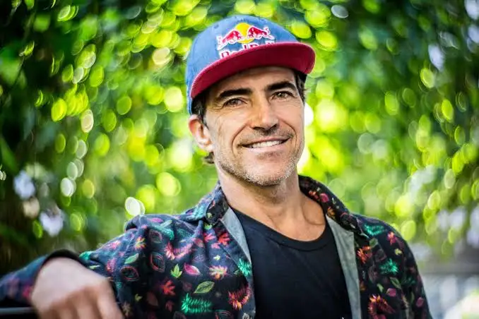 image of audience enjoying entertainment