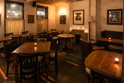 Known for its industrial charm and warehouse glamour, this converted 140-year-old building spans three floors, offering a mix of spaces, including a Banquet Hall, Cocktail Lounge, and a rooftop terrace for private events.