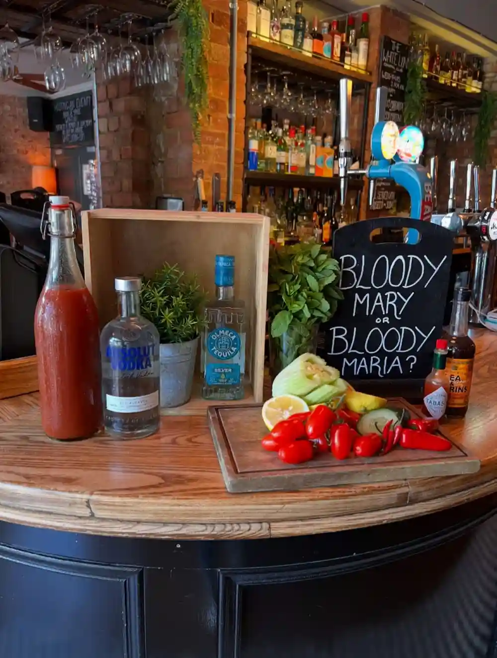 Sunny Sunday is here! Have you cooled off with a Bloody Maria on the terrace before? Join us to end your weekend in the perfect way! 🍅🌞
.
.
.
.
.
#whitelion #sunday #sessions #finsburypark #stroudgreen #bloodymaria #terrace #sunshine