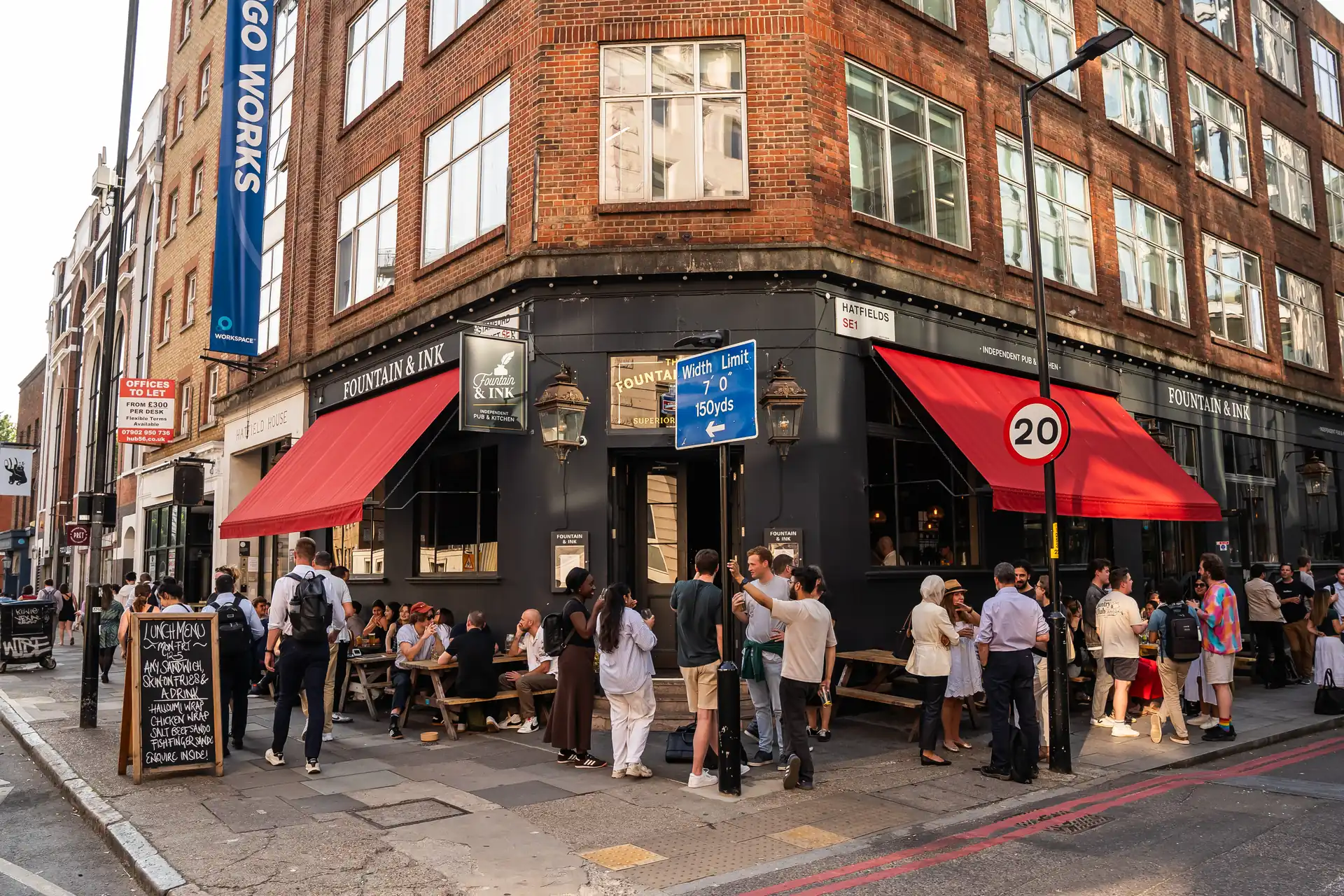 Welcome to Fountain & Ink. A modern British pub in the heart of South Bank.
Just a short walk from the National Theatre, The BFI Film Theatre and the Southbank Centre and accessible from multiple tube stations, including Southwark, Waterloo and Blackfriars. It's the perfect place for drinks and dinner after a day of culture at one of the many nearby theatres and galleries on the South Bank. We serve a seasonal pub menu and have an extensive range of craft beers on draught and many more in the fridge.
