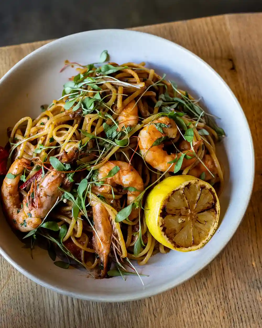 Calling all seafood lovers! Feast on our King Prawn Linguine, with cherry tomatoes and lobster bisque 🦐  Trust us, it won’t disappoint 🍽️