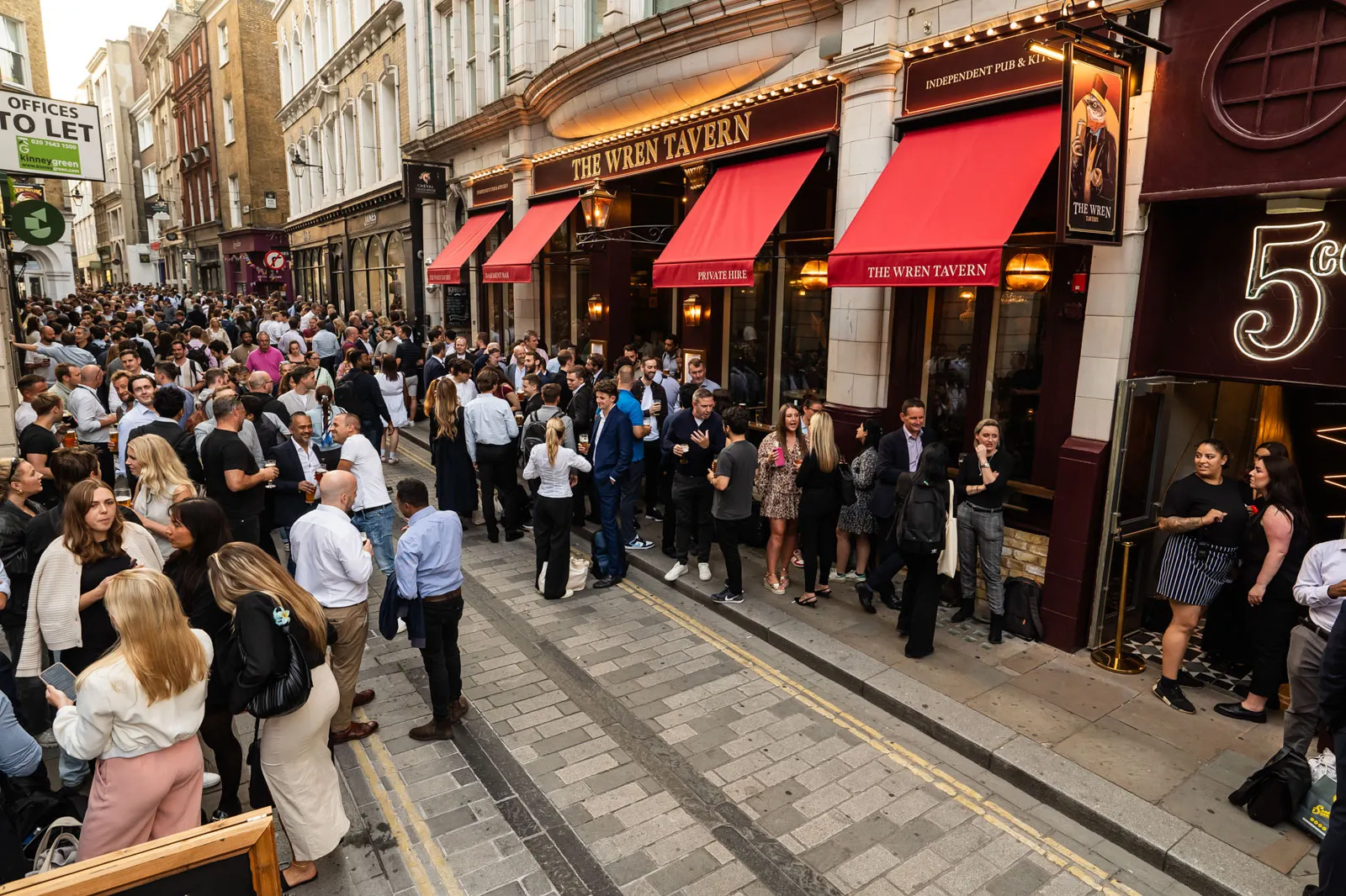 Join us on Sunday 26th of April to celebrate the London Marathon! We're opening from 10am to 8pm with our kitchen serving delicious brunch and Saturday menus. All runners get a complimentary drink on us! Book your spot to cheer and celebrate.