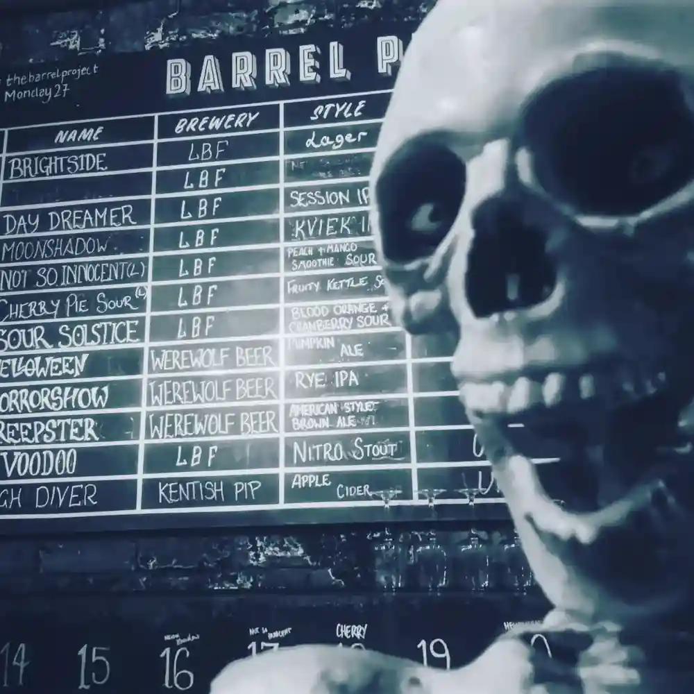 Halloween Party @thebarrelproject - Join us for a Spooky Shindig this Saturday 29th October from midday till 11pm!

Featuring:

Guest beers from @werewolfbeer 
Cocktail Specials
Creepy Tunes
Retro Horror Films

#Halloween #halloweenparty #craftbeer #london
