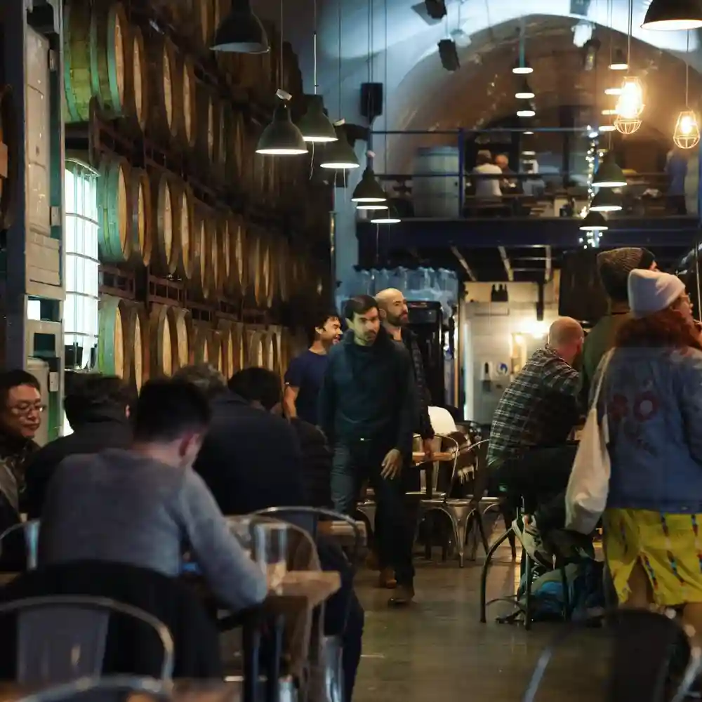 You can't beat spending a Saturday afternoon strolling around Bermondsey, enjoying something from @maltbystmarket, visiting some of the many incredible breweries and distilleries and of course swinging by our taproom, @thebarrelproject. Hope you're all having a fab weekend! 🍻