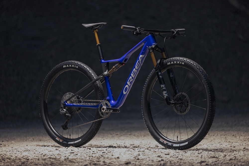 Website pricing page with two plans: Starter Plan at $499/month and Premium Plan at $699/month, showing features and a toggle for Monthly and Yearly billing.