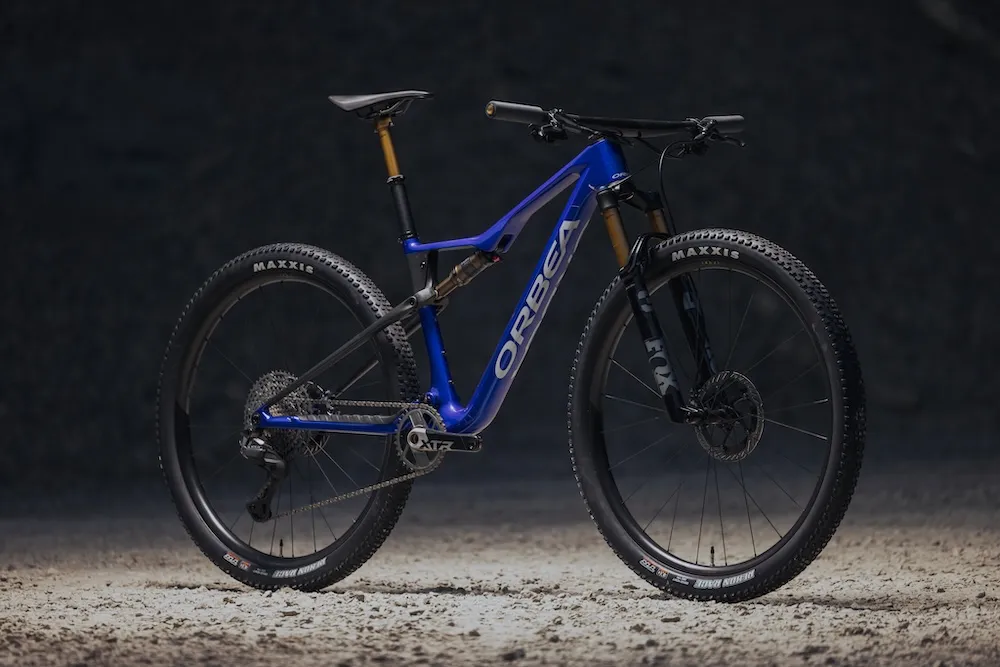 Website pricing page with two plans: Starter Plan at $499/month and Premium Plan at $699/month, showing features and a toggle for Monthly and Yearly billing.