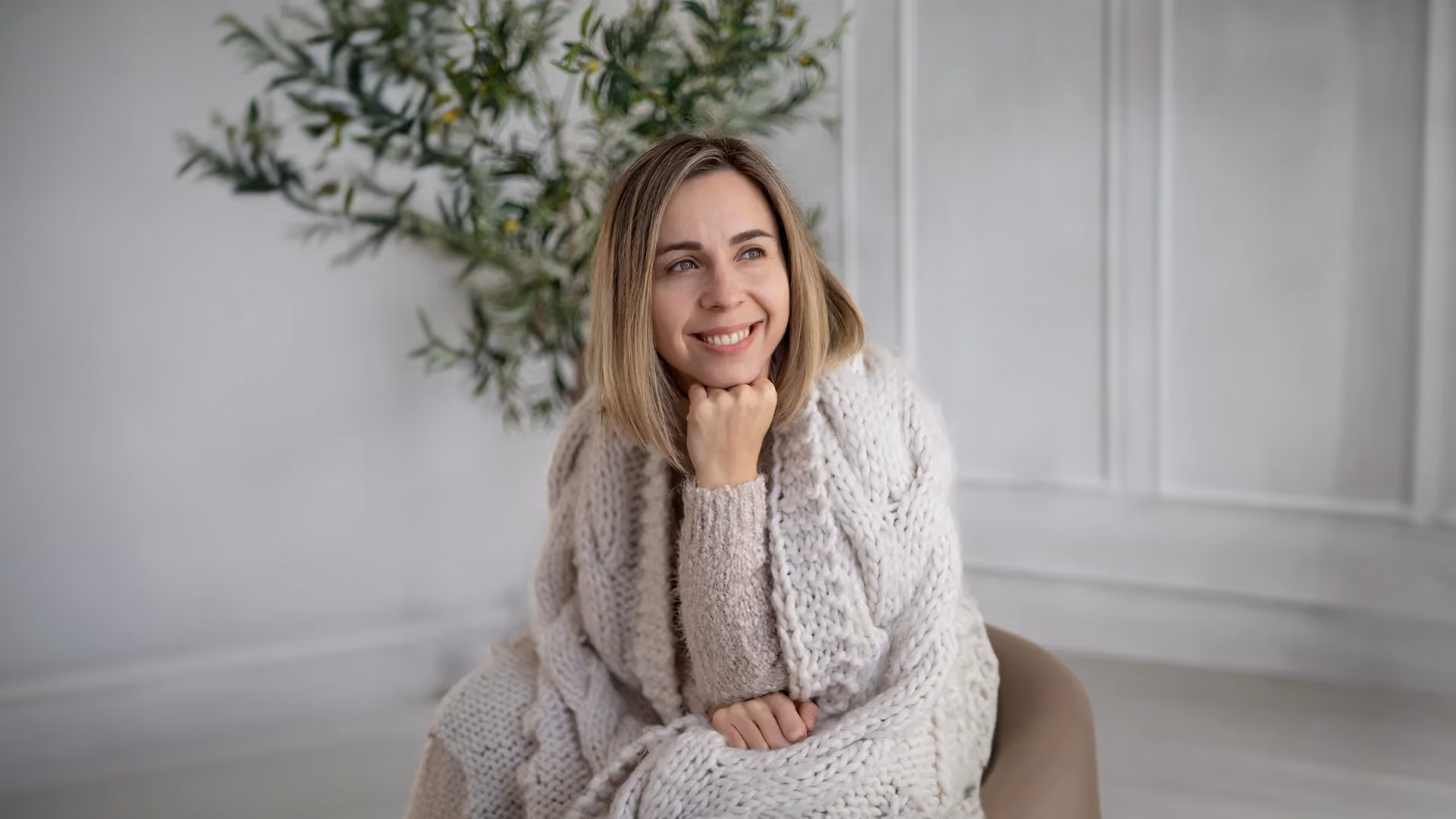 Kate Semeniuk in her hypnotherapy studio