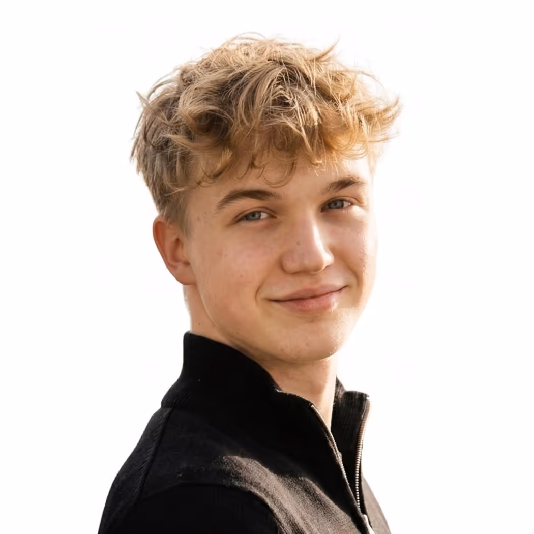 Monpay Head of Design Elias Karzelek
