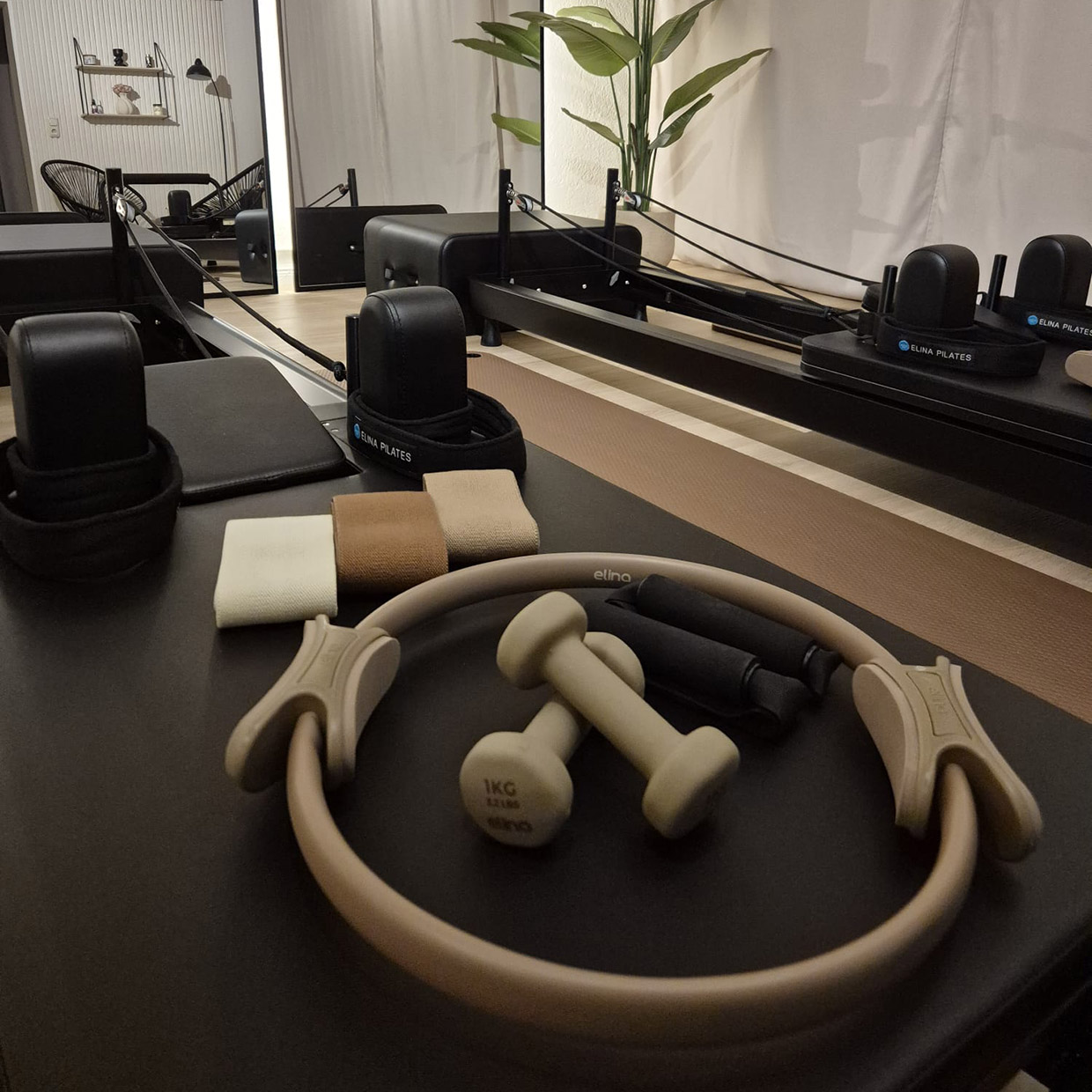 AL1GNED Studio in Wiesbaden Reformer Pilates Raum