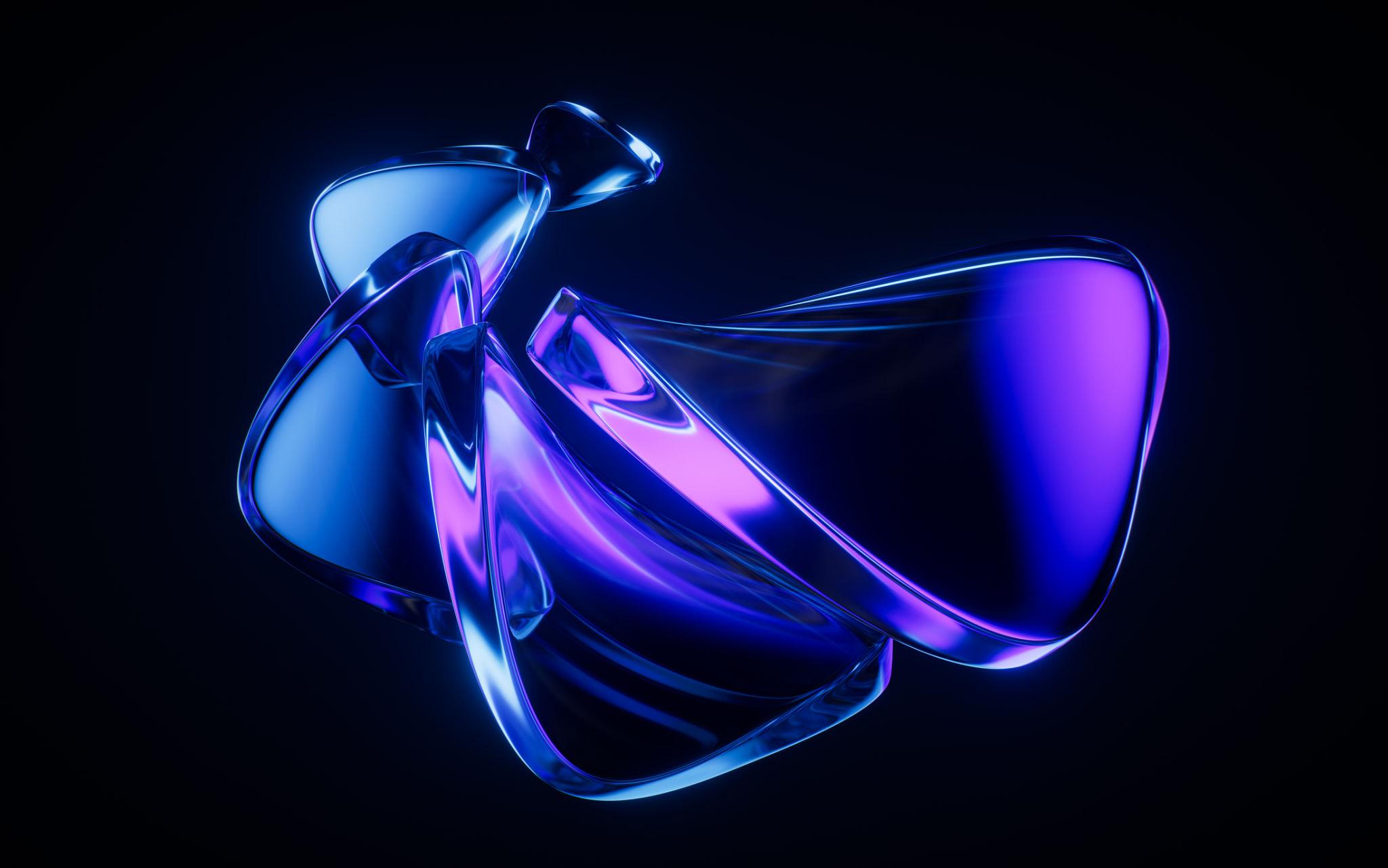 Formes abstraites en verre translucide flottant, éclairées en bleu et violet sur fond noir.
