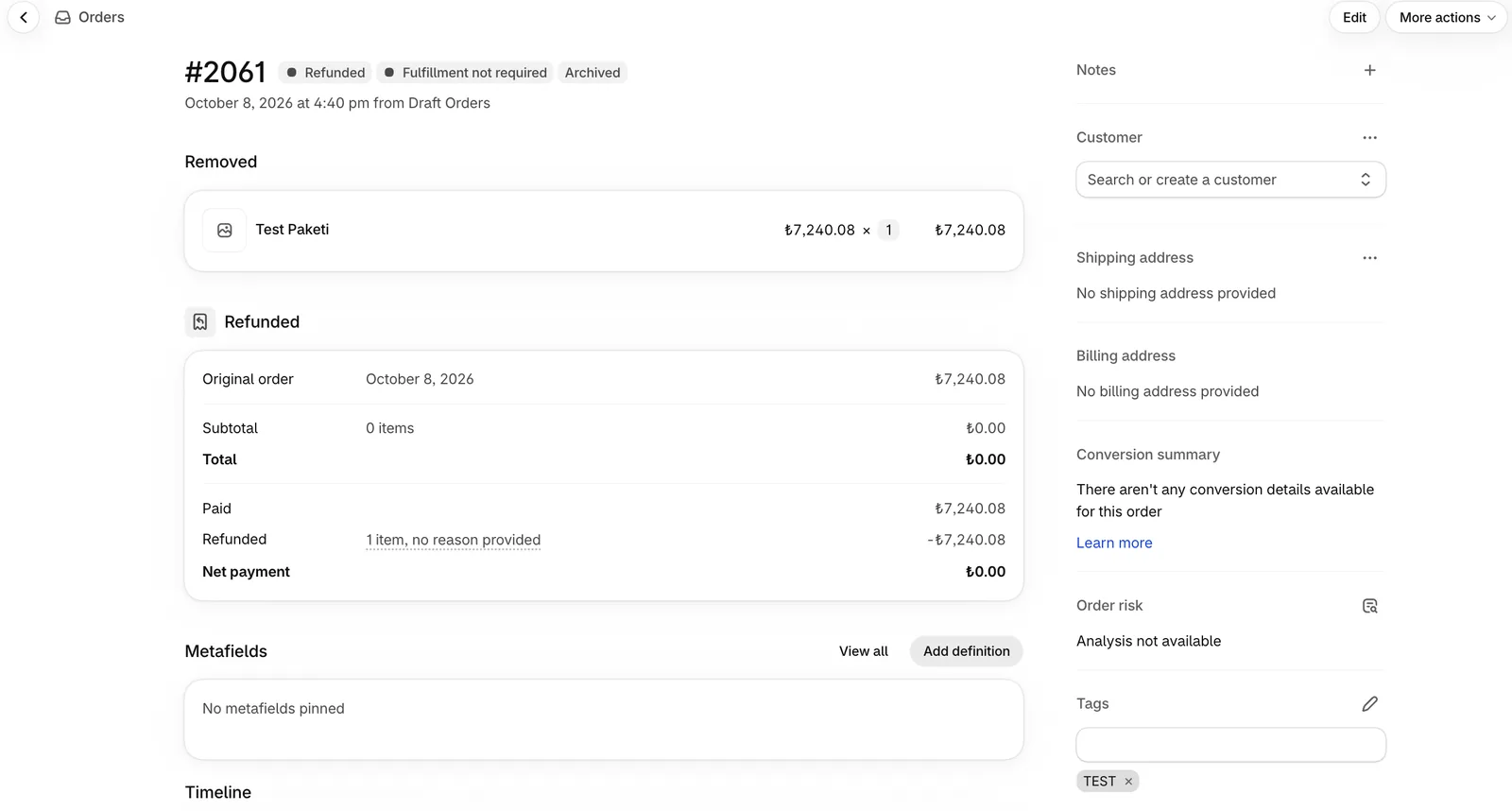 Shopify test siparişinde Fulfilled kartındaki kargo firması, takip numarası ve gönderim e-postası kaydı