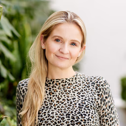 Julia Woodward