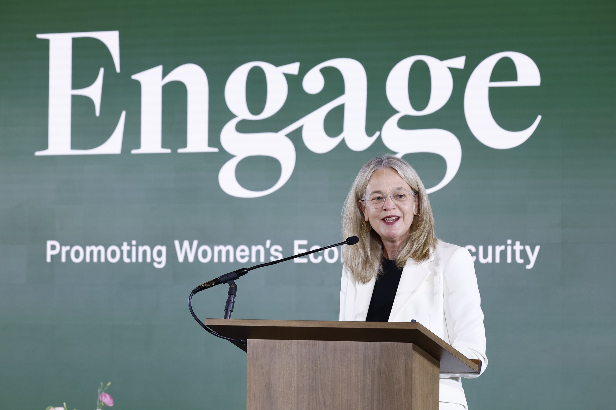jill kozeny speaking at the summit