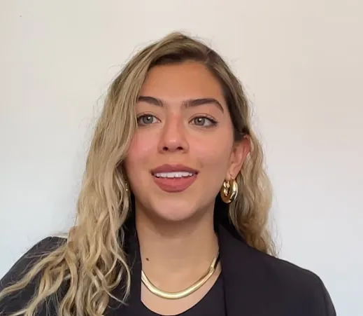 Portrait of Alejandra, Business Development Representative from Colombia