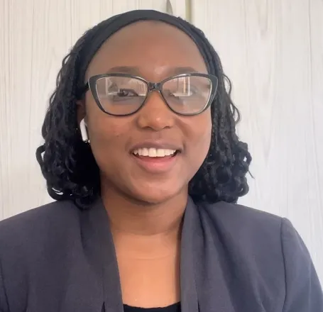 Portrait of Chiedza, Accountant from South Africa