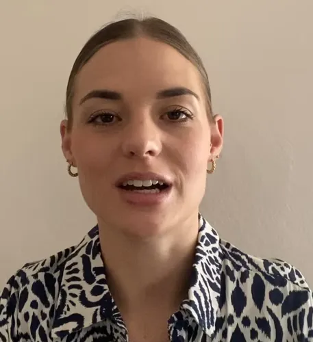 Portrait of Jana, Customer Service Representative from South Africa