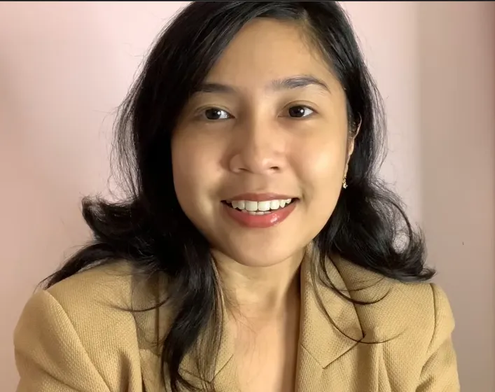 Portrait of Katrina, Social Media Manager from Philippines