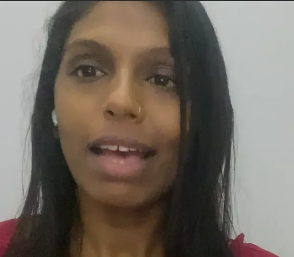 Portrait of Natalie, Executive Assistant from Sri Lanka