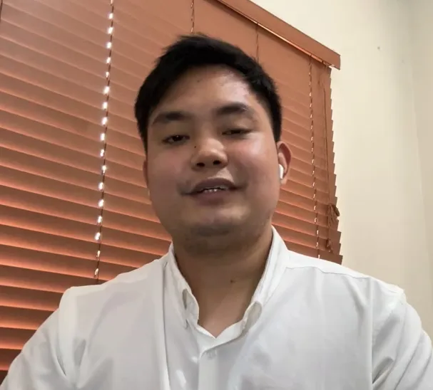 Portrait of Renz, Customer Service Representative from Philippines