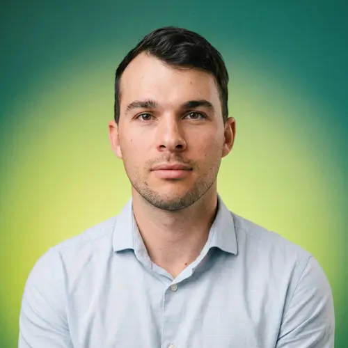Chris M., Senior Auditor at Ernst & Young (EY)