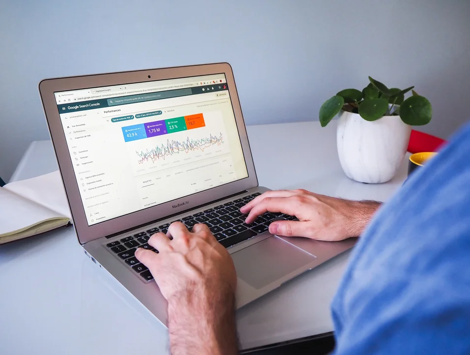 A SEO and SEM Agency hired a remote SEO Backlink Specialist