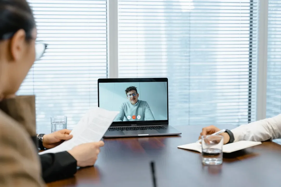 Zoom Interview Tips: 9 Green Flags to Look Out for When Interviewing a Remote Assistant