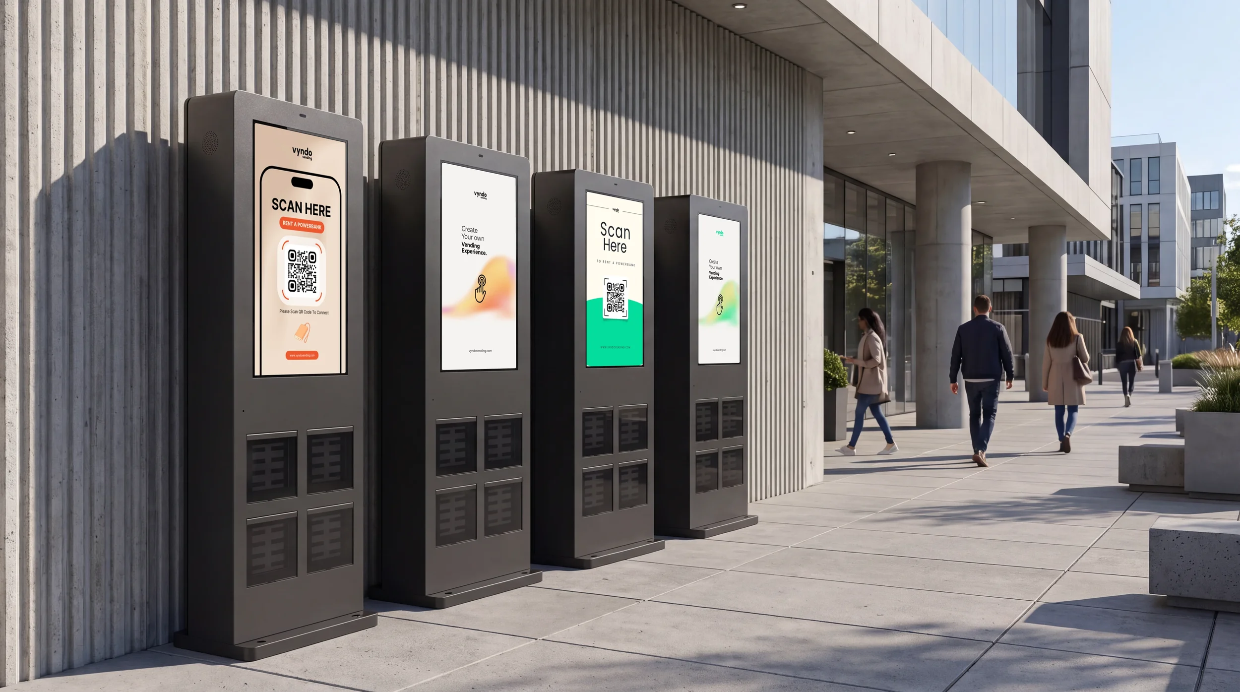 Vier dunkle Powerbank-Verleihautomaten mit „Scan Here“-QR-Displays an einer Hausfassade