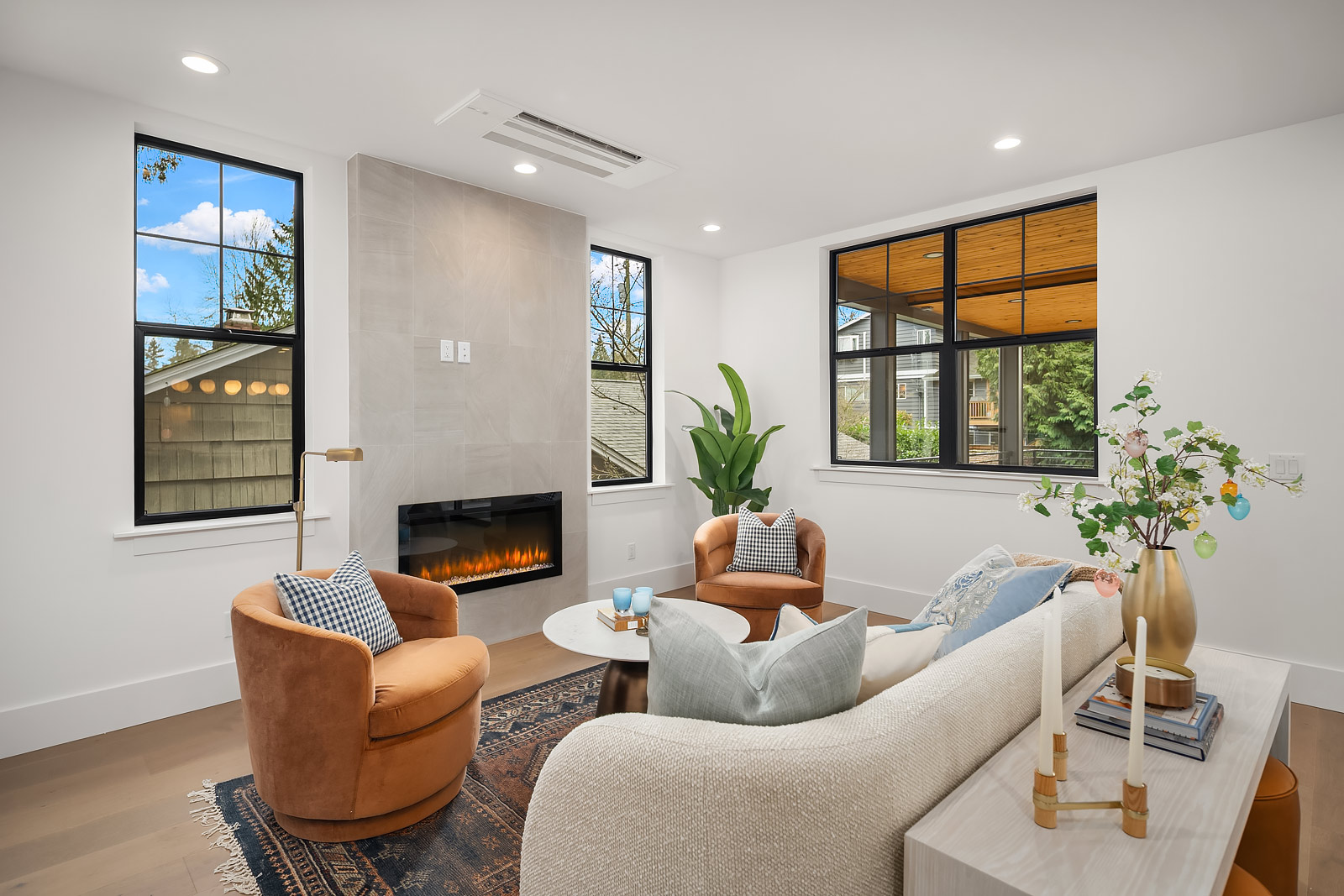 <subject>[background image] image of office interior (for a productivity tools business)</subject>