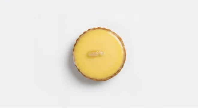 Starbucks Lemon Tart, round lemon tart with a glossy curd filling, seen from above, nutrition and calories