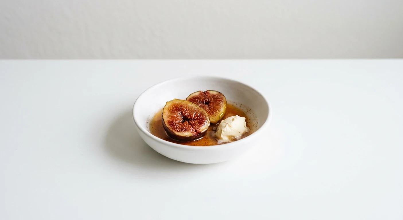 Pizza Express Dolcetti Caffe Reale, figs in cinnamon and white wine syrup with mascarpone in a white bowl, nutrition and calories