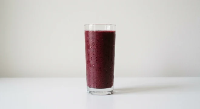 Pizza Express Berry Berry Nice Smoothie, blackberry, raspberry and strawberry smoothie in a tall glass, nutrition and calories