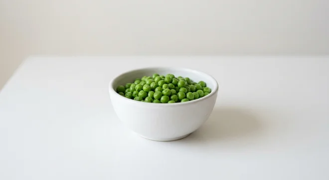 Wetherspoon Peas, garden peas in a white bowl, nutrition and calories
