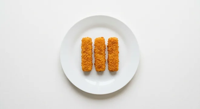Frankie & Benny's Kids Fish Fingers (Small Eater), three golden breaded fish fingers on a white plate, nutrition and calories