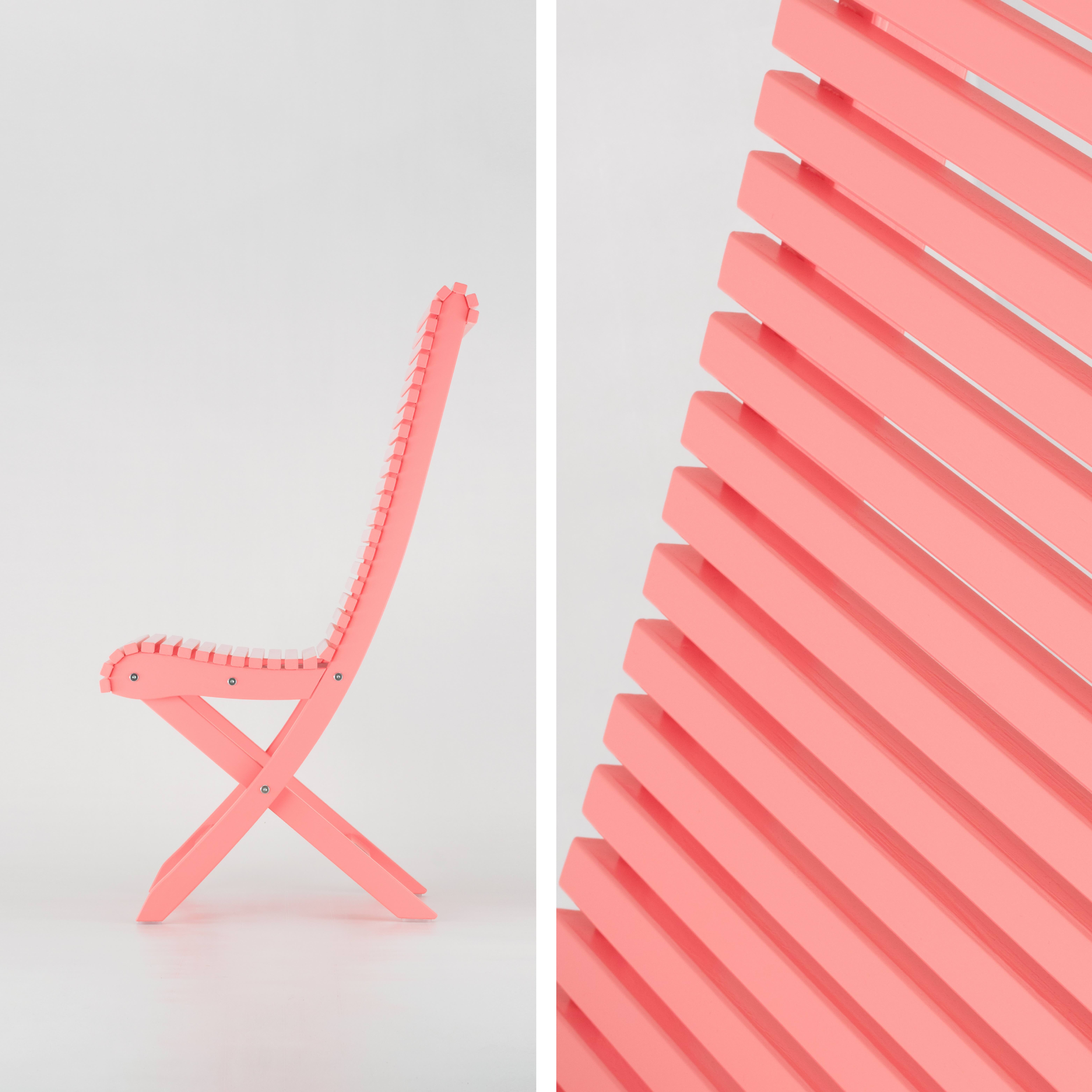 Rosa detalj på en av Gåsens Ladas utemöbler