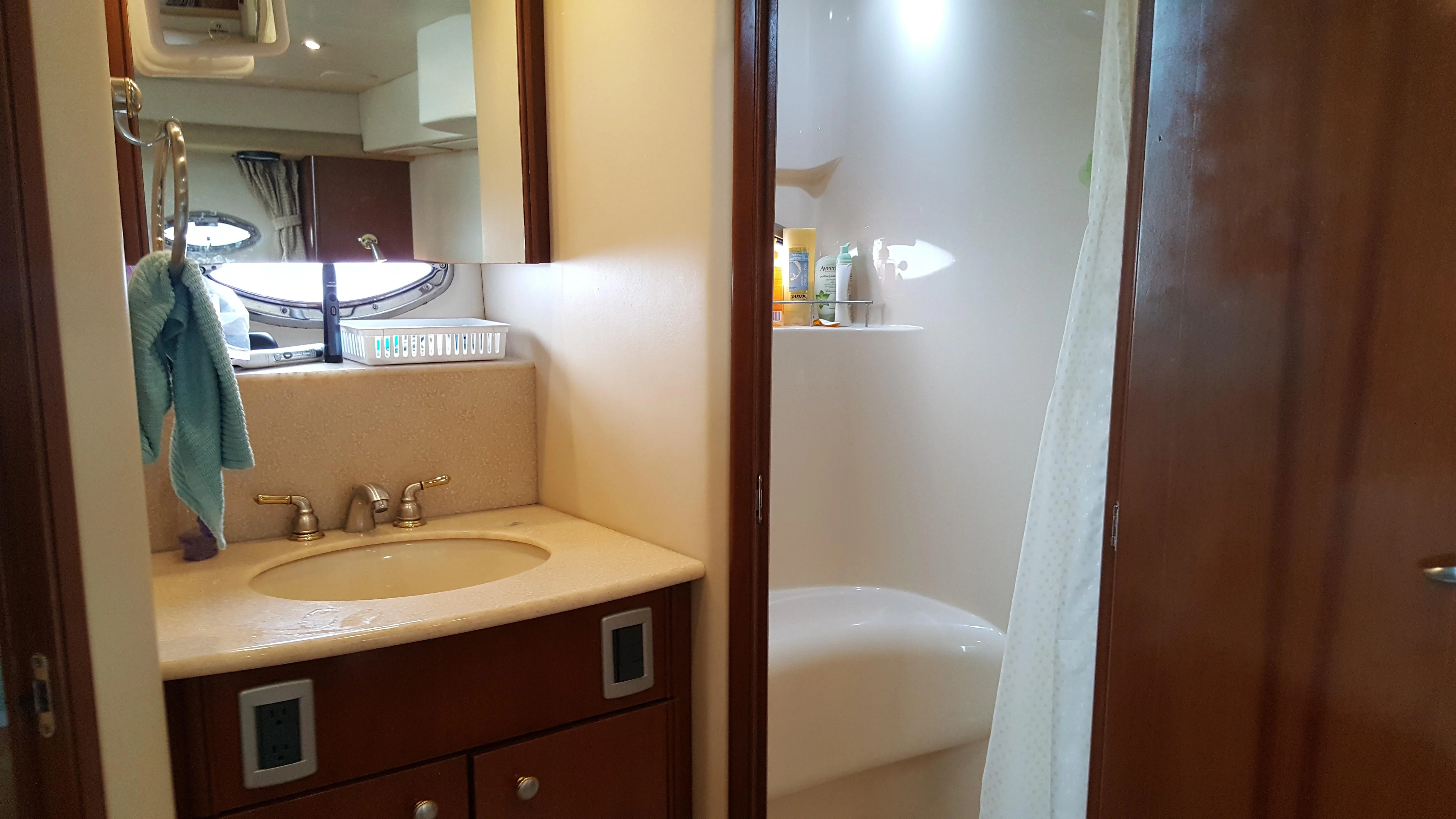 6779172