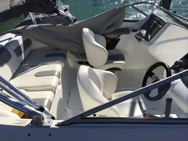 4695372